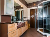 Продается 5 ком. квартира 226 кв.м