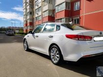 Kia Optima с водителем