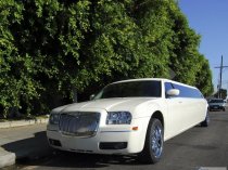 Лимузины Lincoln Town Car, Hummer H2, Chrysler 300c